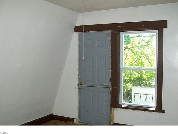 2nd image of 7805 Brinsmade Ave