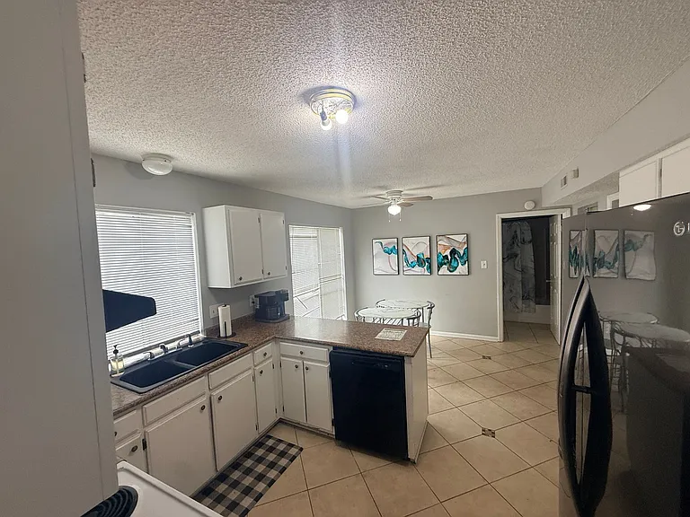 9501 Pondside Ln — Photo 5