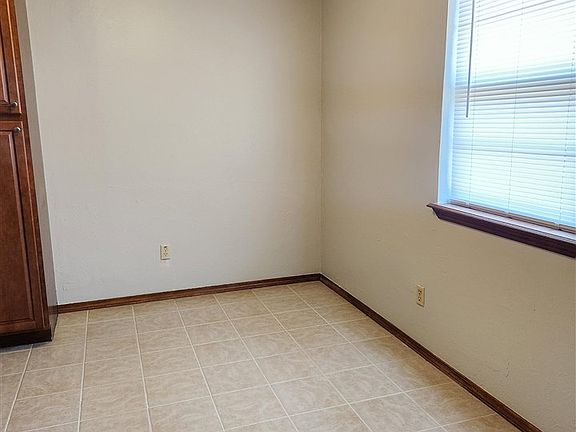 5th image of 6509 SW Oak Cliff Ave
