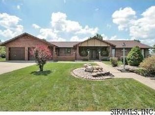 200 S 3rd St, Breese, IL 62230