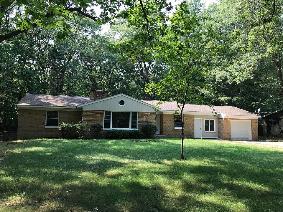 1st image of 3885 Wickham Dr