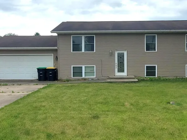 411 Kennedy Dr, Wapello, IA 52653
