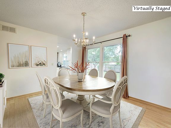 3rd image of 110 S Whispering Hills Dr