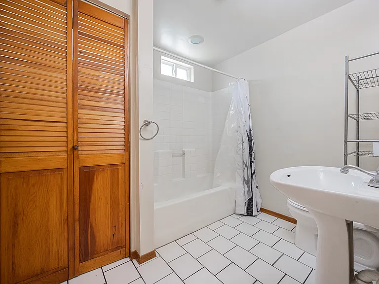 2830 E Sheridan St — Photo 12