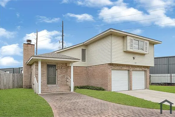 3 bed, 1388 sqft, $1,850 — Photo 3