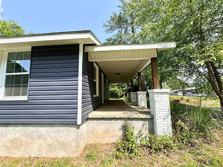 151 Hopewell Church Dr — Photo 2