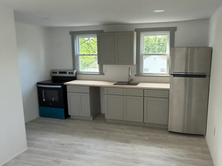 907 E Chocolate Ave #B — Photo 4