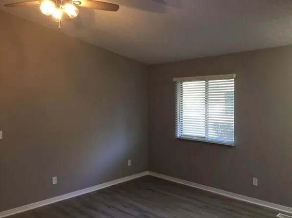 39 Woodrow Ave, Delaware, OH 43015