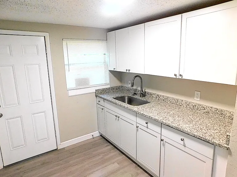 1348 Steele St #1 — Photo 4