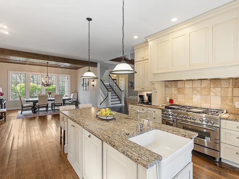 115 Falls Ct W — Photo 17