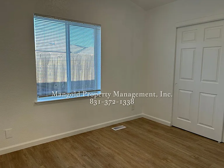 15665 Jennifer Ct — Photo 9
