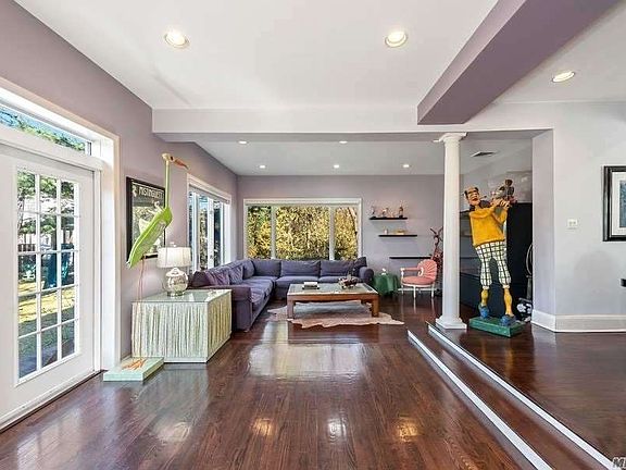 3rd image of 27 Nirvana Ave