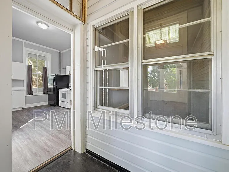 323 N Potomac St #1 — Photo 9
