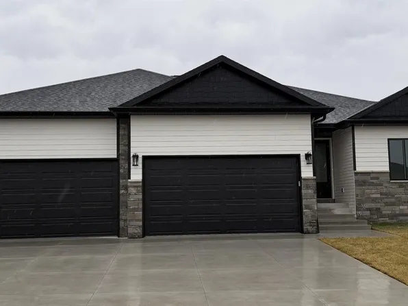 619 107th St, Lincoln, NE 68527