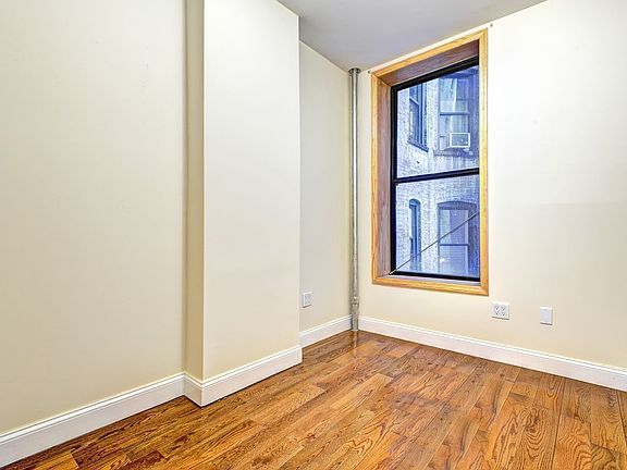 3rd image of 72 Pinehurst Ave APT 3