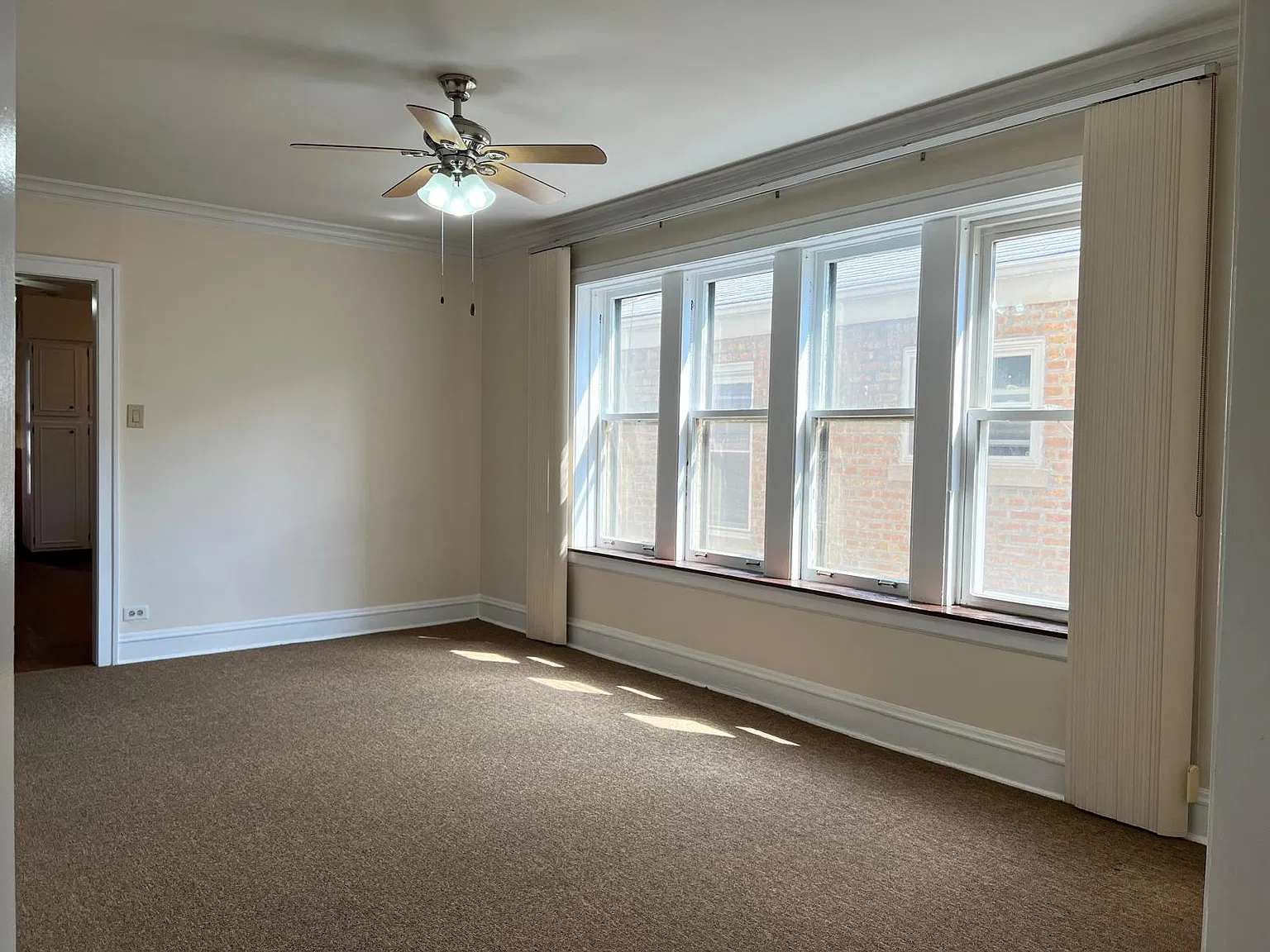 5645 N Kimball Ave — Photo 4