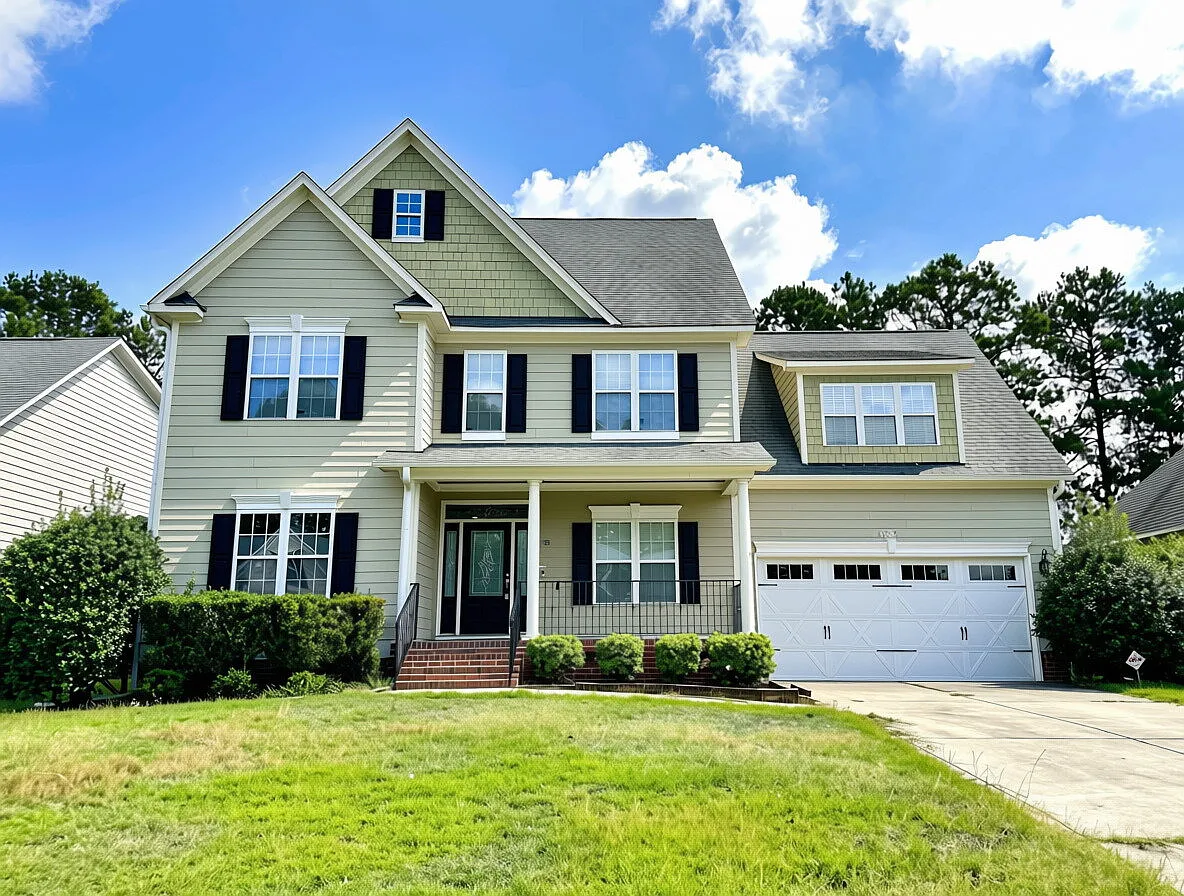 4 bed, 3.0 bath, 2904 sqft, $2,400 — Photo 1