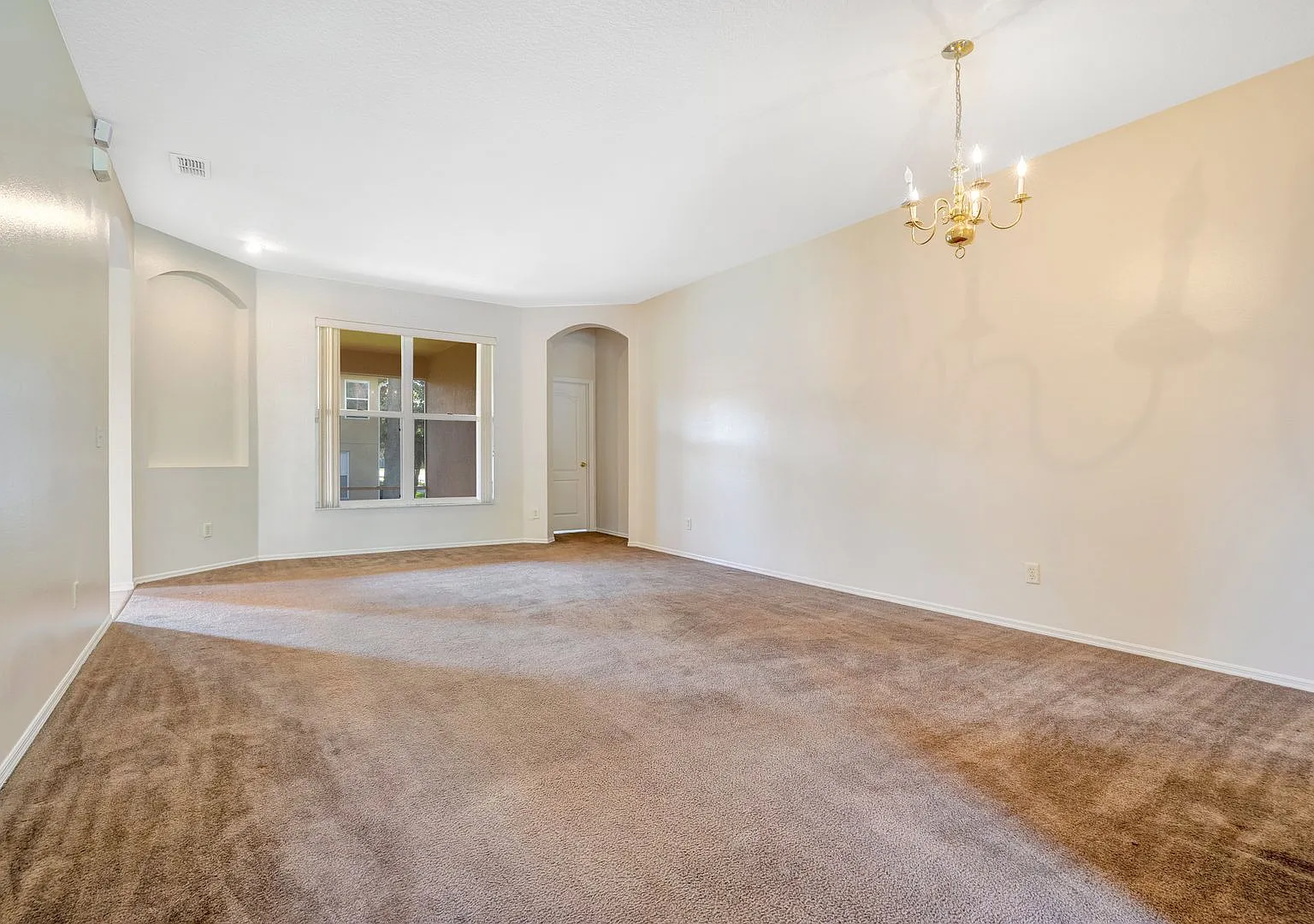 4 BR / 2 BA Home In Ocoee — Photo 3