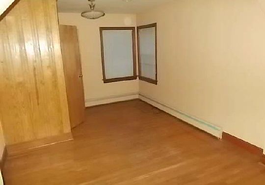 4th image of 2217 Garstland Dr NW