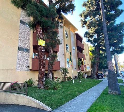 4th image of 166 N Normandie Ave #303