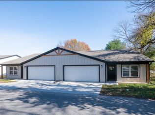 320-322 S Market St #320, Nixa, MO 65714