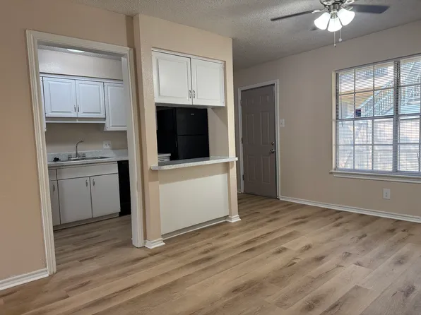 1379 Sylvan Dr, Hurst, TX 76053