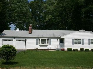 25 Blackstone Rd, Trumbull, CT 06611