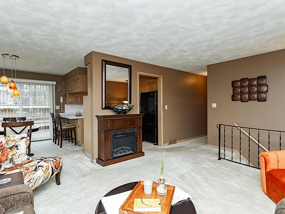 5th image of 1073 Forest Hills Dr SW