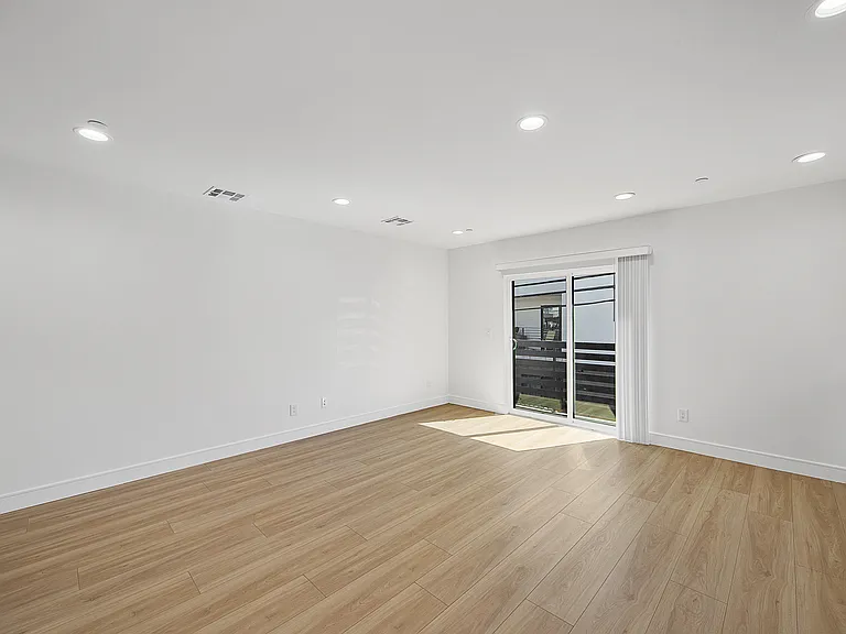 14422 Tiara St — Photo 13