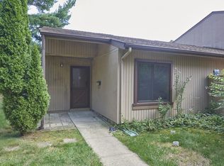 17 Attleboro Ct, Middletown, NJ