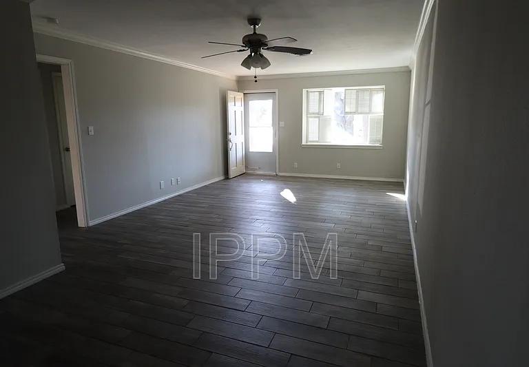 1716 Palm Valley Dr W — Photo 3