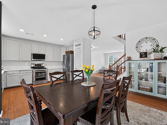 5th image of 9819 Cheshire Ridge Cir