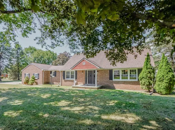 5861 Holderman Ave, Louisville, OH 44641