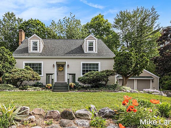 2nd image of 160 Orchard Dr