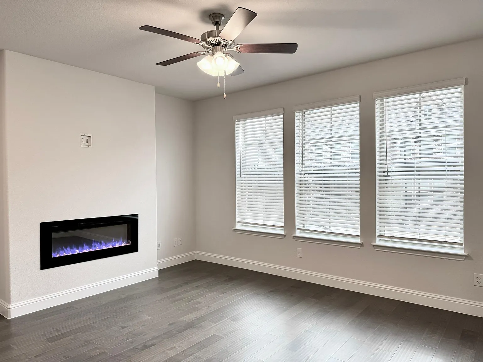 4 bed, 2273 sqft, $2,850 — Photo 3