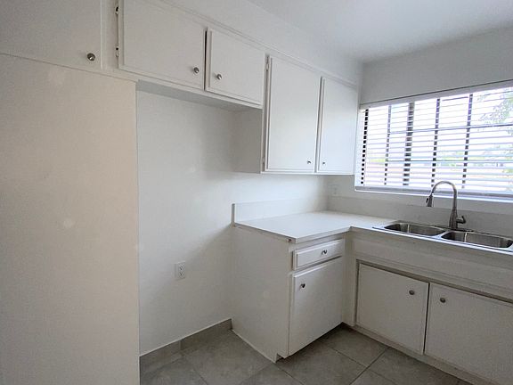 4th image of 9001 Orion Ave #6