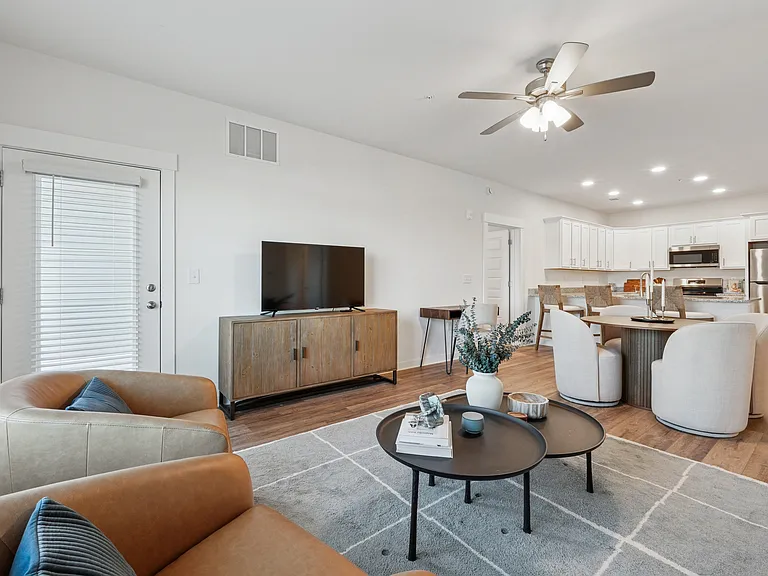 Lakeview Terrace — Photo 16