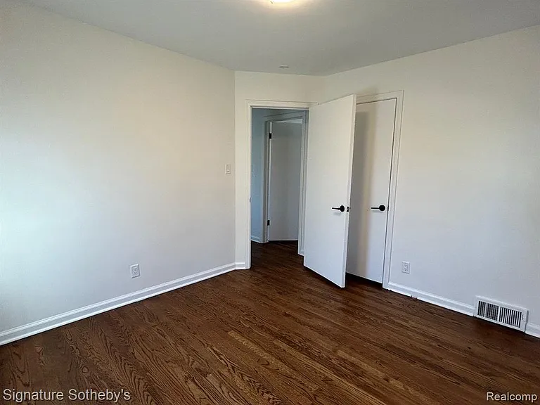 2194 Dorchester Rd — Photo 9