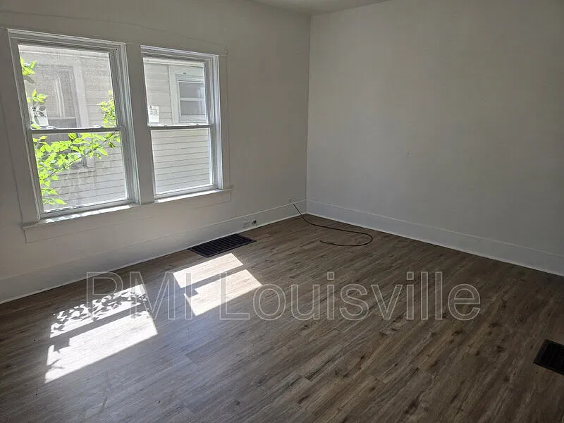 2 bed, 1.0 bath, $825 — Photo 2