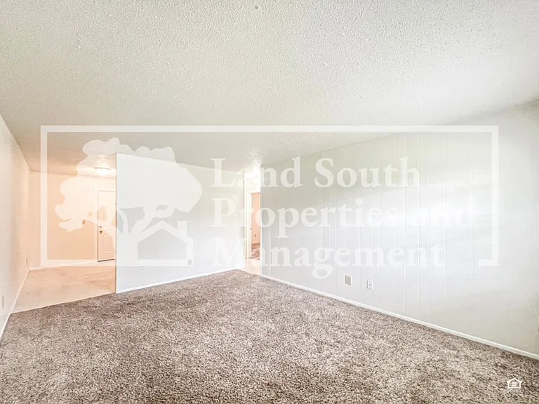 620 N Lake Ave #5 — Photo 2