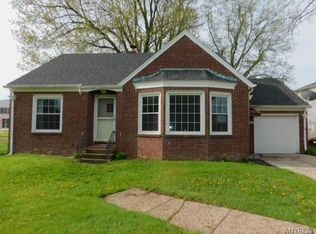 285 Cayuga Creek Rd, Cheektowaga, NY 14227