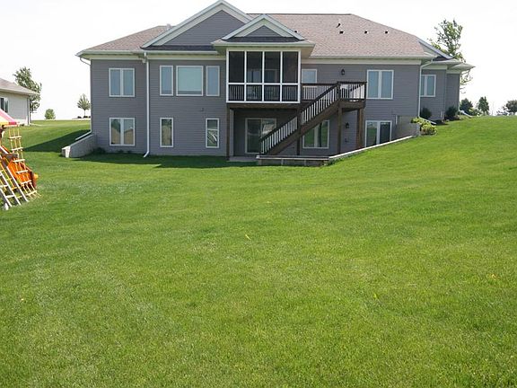 2nd image of 802 Clearview Dr