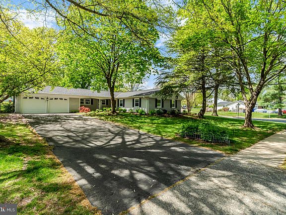 2nd image of 4114 Maureen Ln