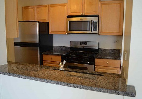 4th image of 1931 Prairie Sq Unit 307