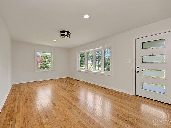 3rd image of 5361 Hillcrest Dr