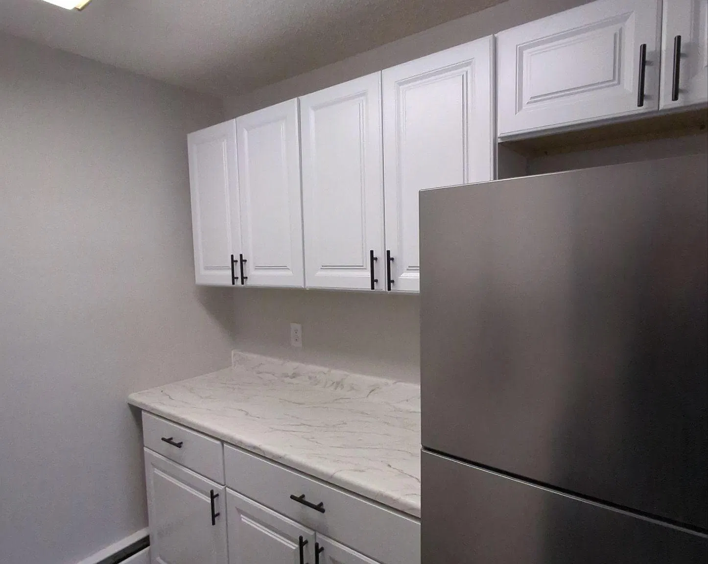 2 bed, 700 sqft, $2,150 — Photo 2