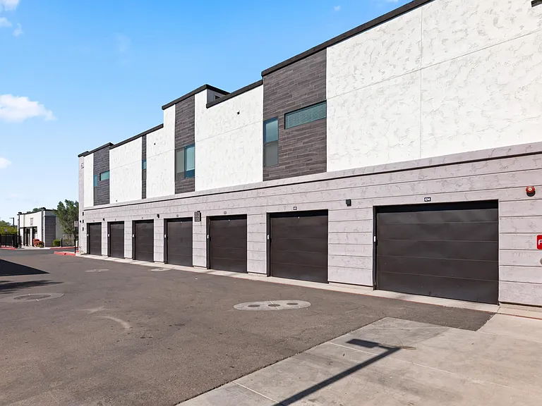 Aerie Happy Valley — Photo 30