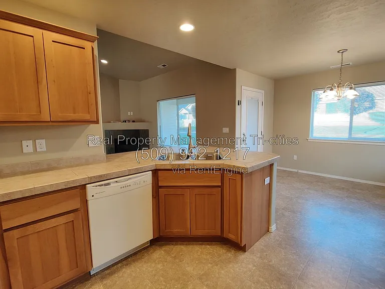 2667 Torrey Pines Way — Photo 10