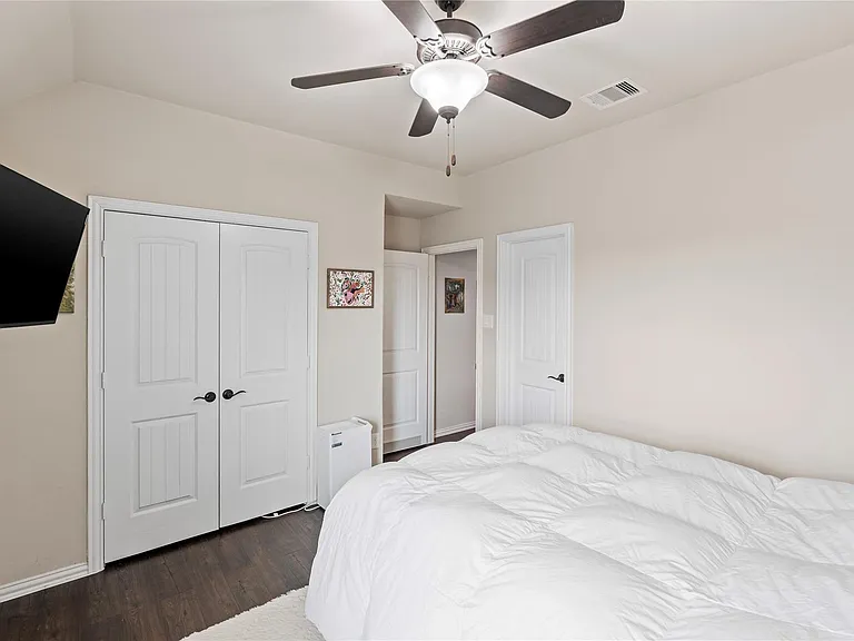 18002 Heartsong Dr — Photo 28