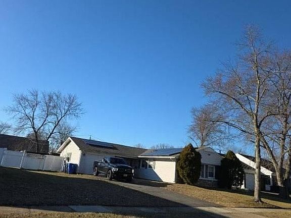 3rd image of 32 Gabriel Ln